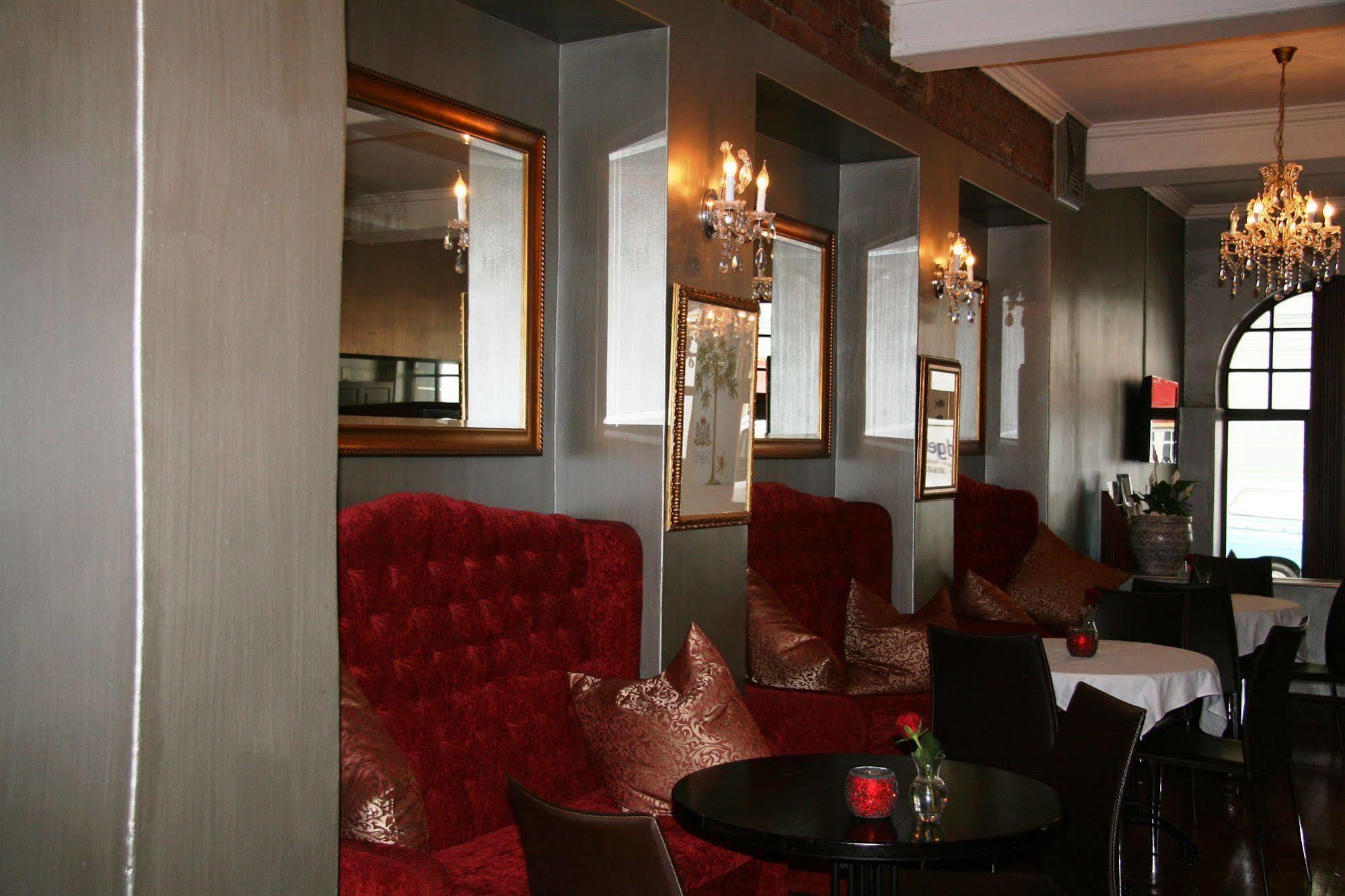 Tudor Hotel Кейптаун Екстериор снимка