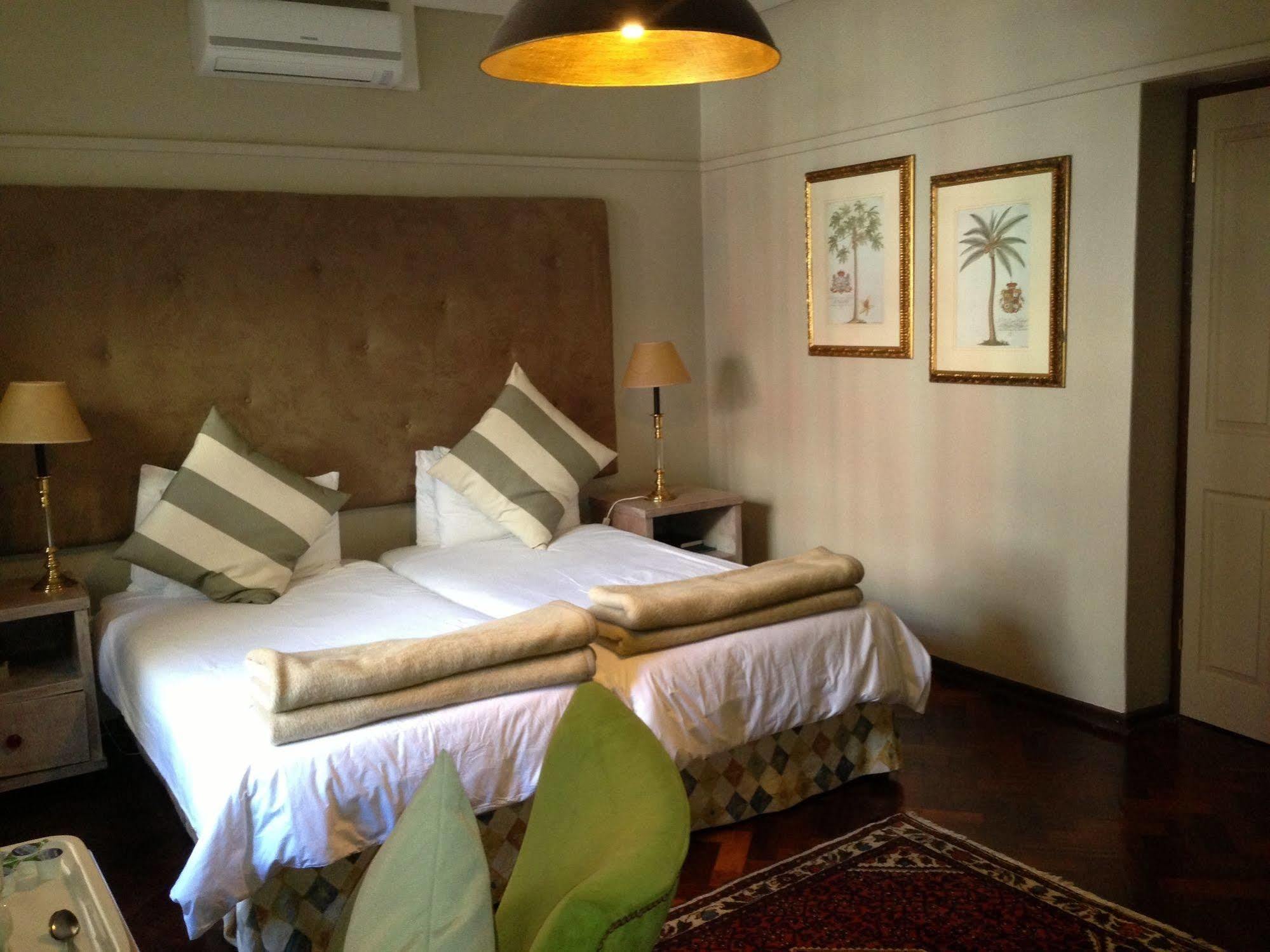 Tudor Hotel Кейптаун Екстериор снимка