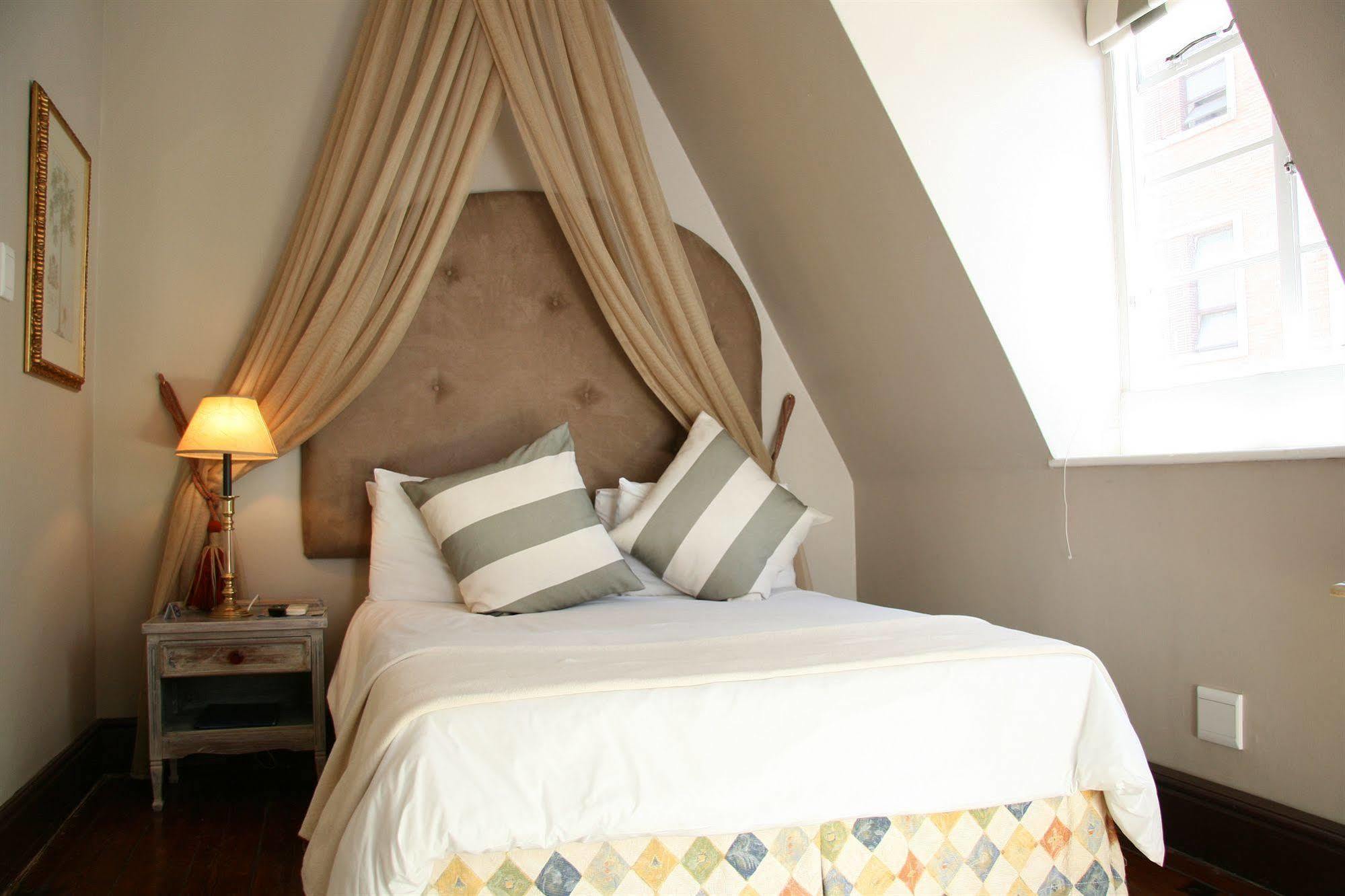 Tudor Hotel Кейптаун Екстериор снимка