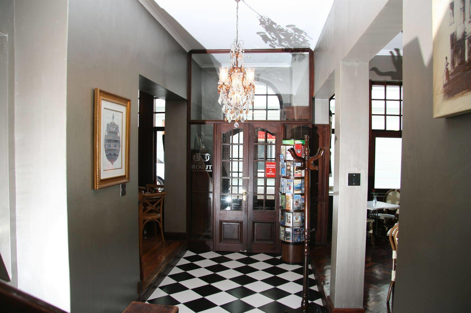 Tudor Hotel Кейптаун Екстериор снимка