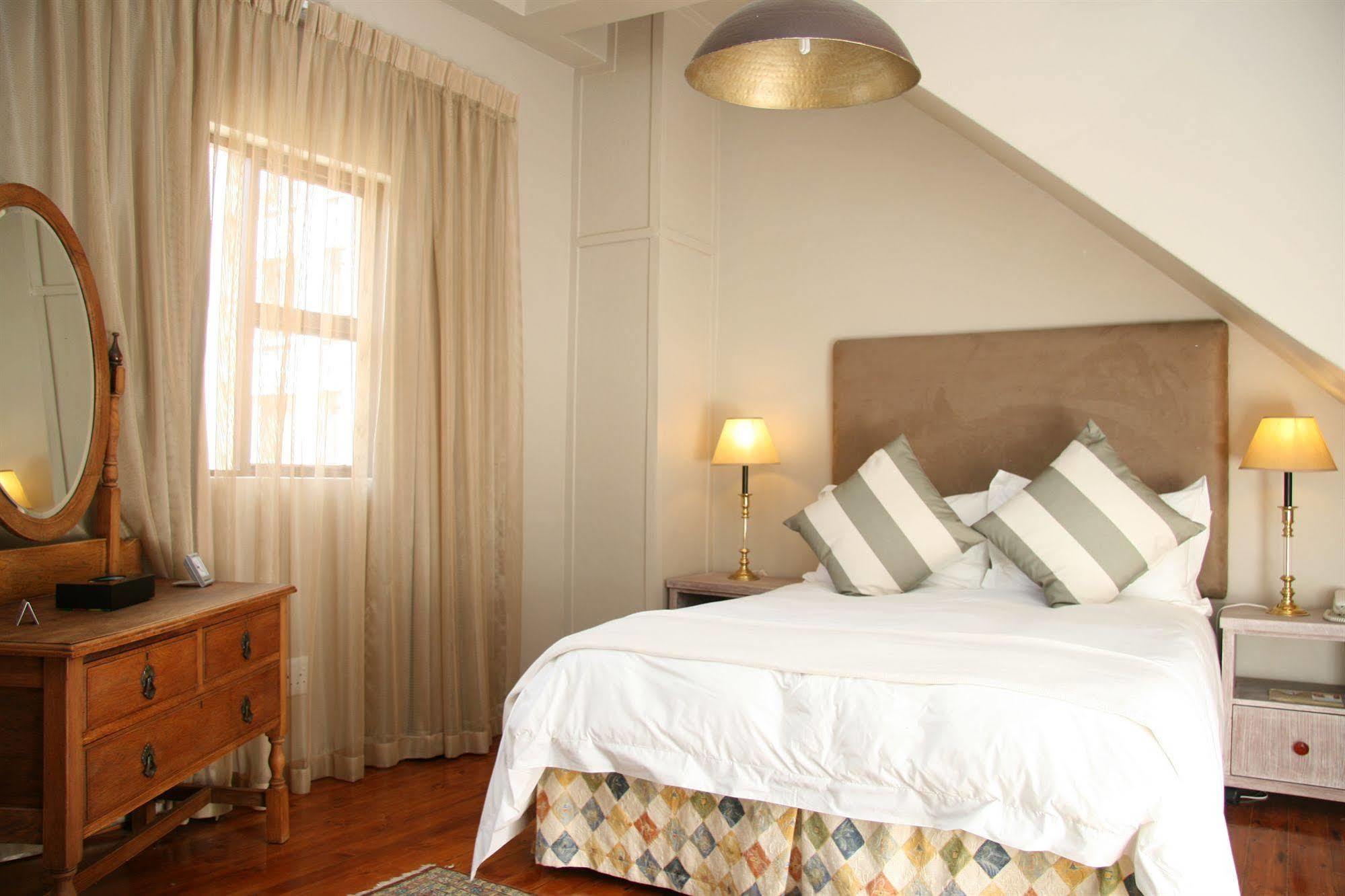 Tudor Hotel Кейптаун Екстериор снимка