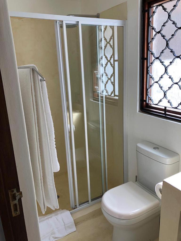 Tudor Hotel Кейптаун Екстериор снимка
