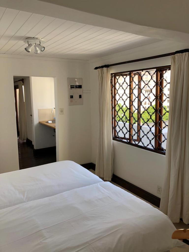Tudor Hotel Кейптаун Екстериор снимка