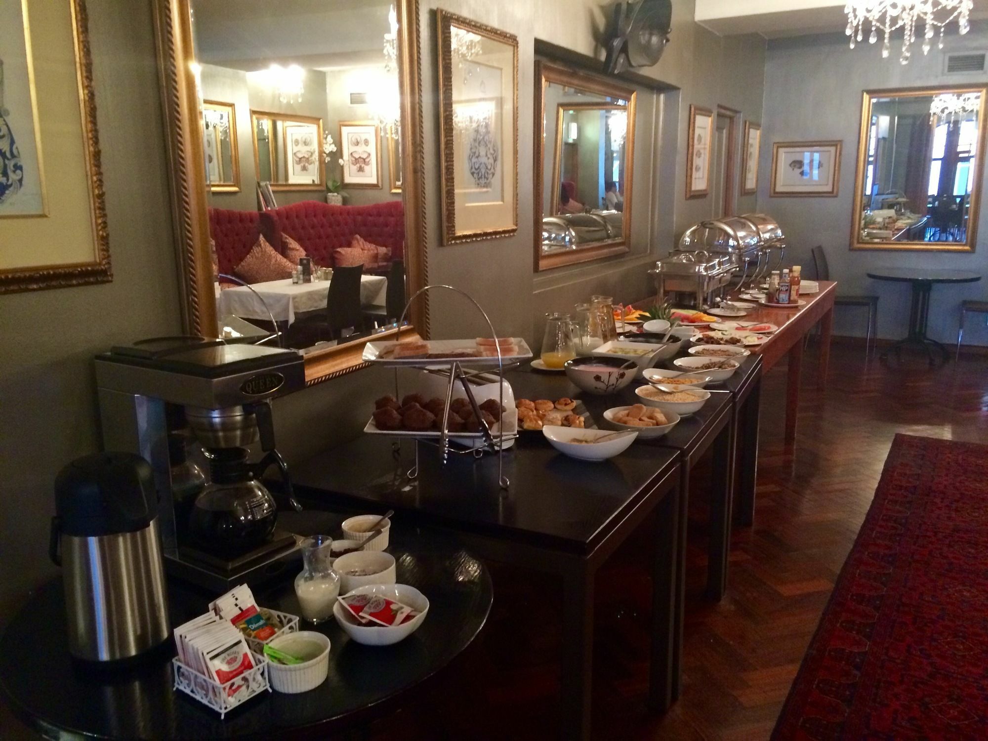Tudor Hotel Кейптаун Екстериор снимка